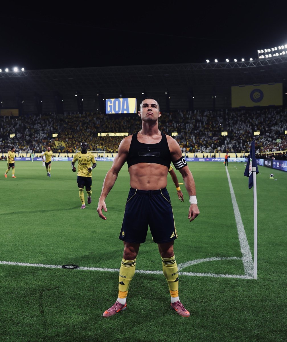 CFC_Janty's tweet photo. No Cristiano Ronaldo fan will pass without liking this 

𝐖𝐡𝐚𝐭 𝐚 𝐩𝐢𝐜𝐭𝐮𝐫𝐞 https://t.co/fj0l60h7KY