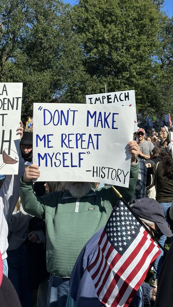 chhollenbeck's tweet photo. Proud peaceful strong protest of thousands in Boston.  #NoKingsDayOct18th #NoKingsInAmerica #nokingsboston https://t.co/KYB527vuc4
