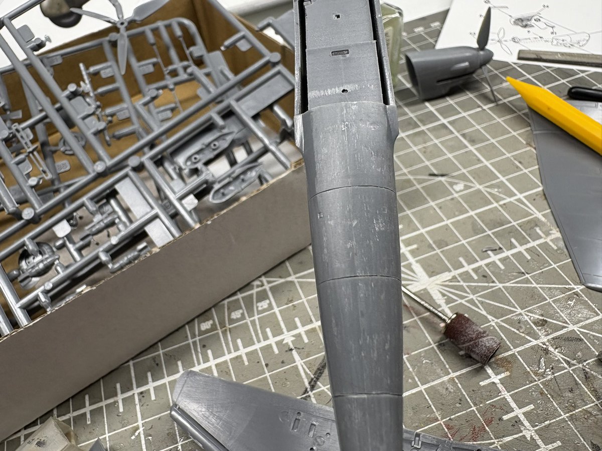 Kolejny, trzeci, Junkers do kolekcji będzie😁 ale łatwo nie będzie, troche szpachli i wyznaczania linii na nowo trzeba zrobić. 
#ttmodelarze
#belferskleja