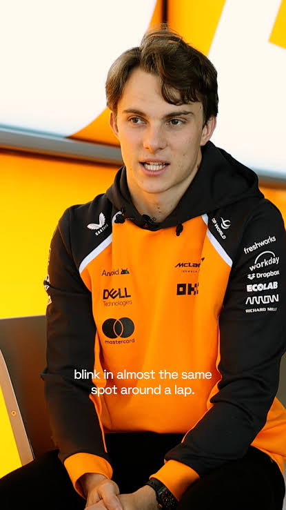 Fun fact : เกี่ยวกับการกระพริบตาของนักขับF1 (ข้อมูลจากปากออสก้าร์ทีมแม็คลาเรนโดยตรง) 

คือถ้าสังเกตกัน เราจะเห็นว่าพวกนักขับF1 มันแทบไม่กระพริบตากันเลย ต่อให้ลงจากรถมาแล้ว ยืนสัมภาษณ์ หรือทำอะไรอยู่ การกระพริบตาก็ยังถือว่าน้อยกว่าคนทั่วไปอยู่มากพอสมควร จริงๆ มันมีที่มาฮะ