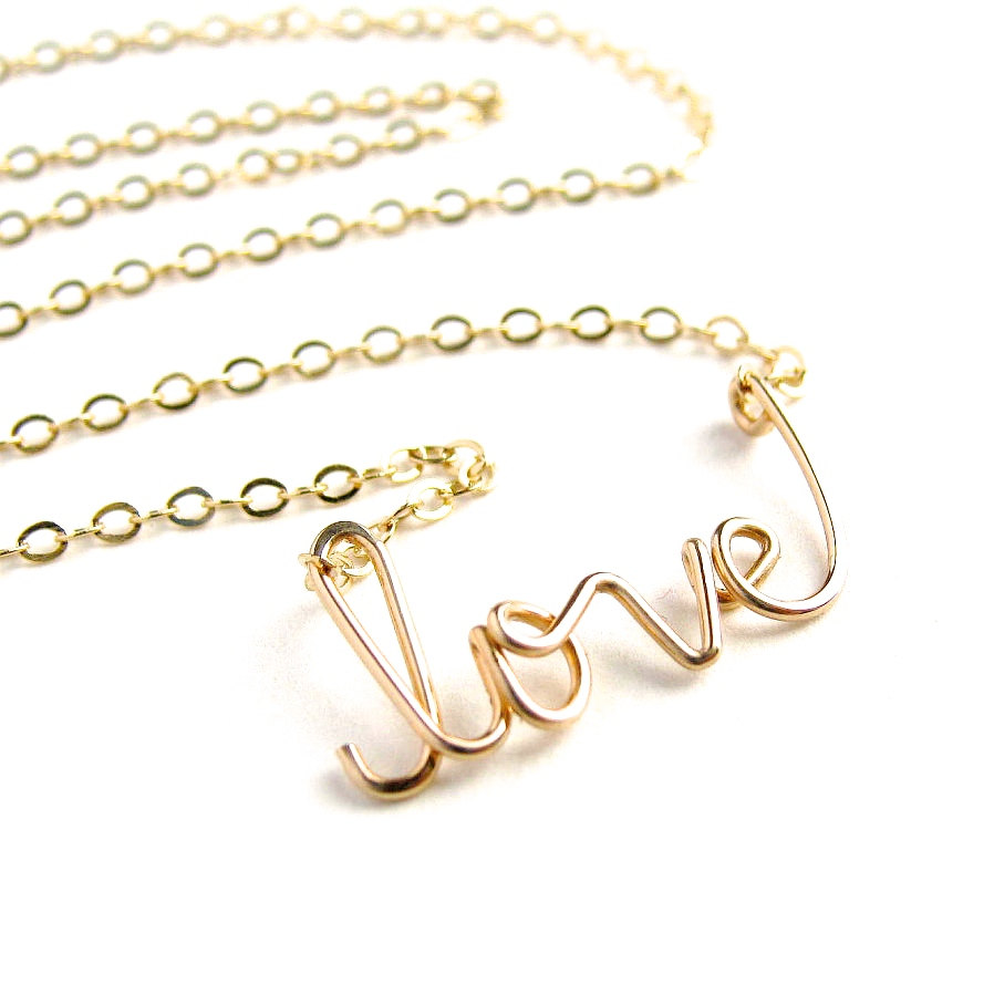 NecklaceAmazing's tweet image. Fancy attracting a bit more love? Our gorgeous, hand-formed #CursiveScript &apos;Love&apos; necklace, 18k gold plated, is a real staple for your collection. Utterly charming! #18kGoldPlated #AttractLove amazingnecklace.com/Gold-love-Neck…