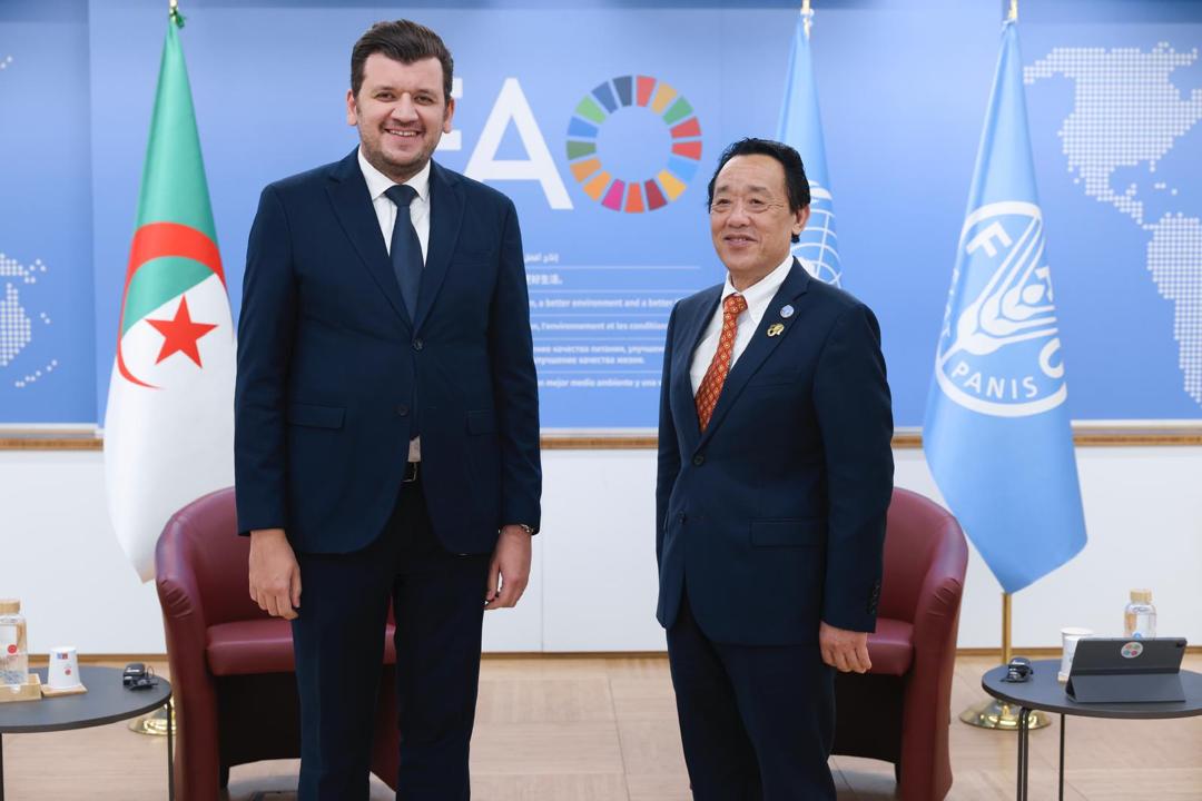 Pleased to meet with FAO Director-General QU Dongyu on the sidelines of the #WorldFoodForum in Rome.We discussed strengthening Algeria's partnership with FAO on technical assistance,Saharan agriculture innovation,post-harvest loss reduction,and accelerating our Green Dam project.