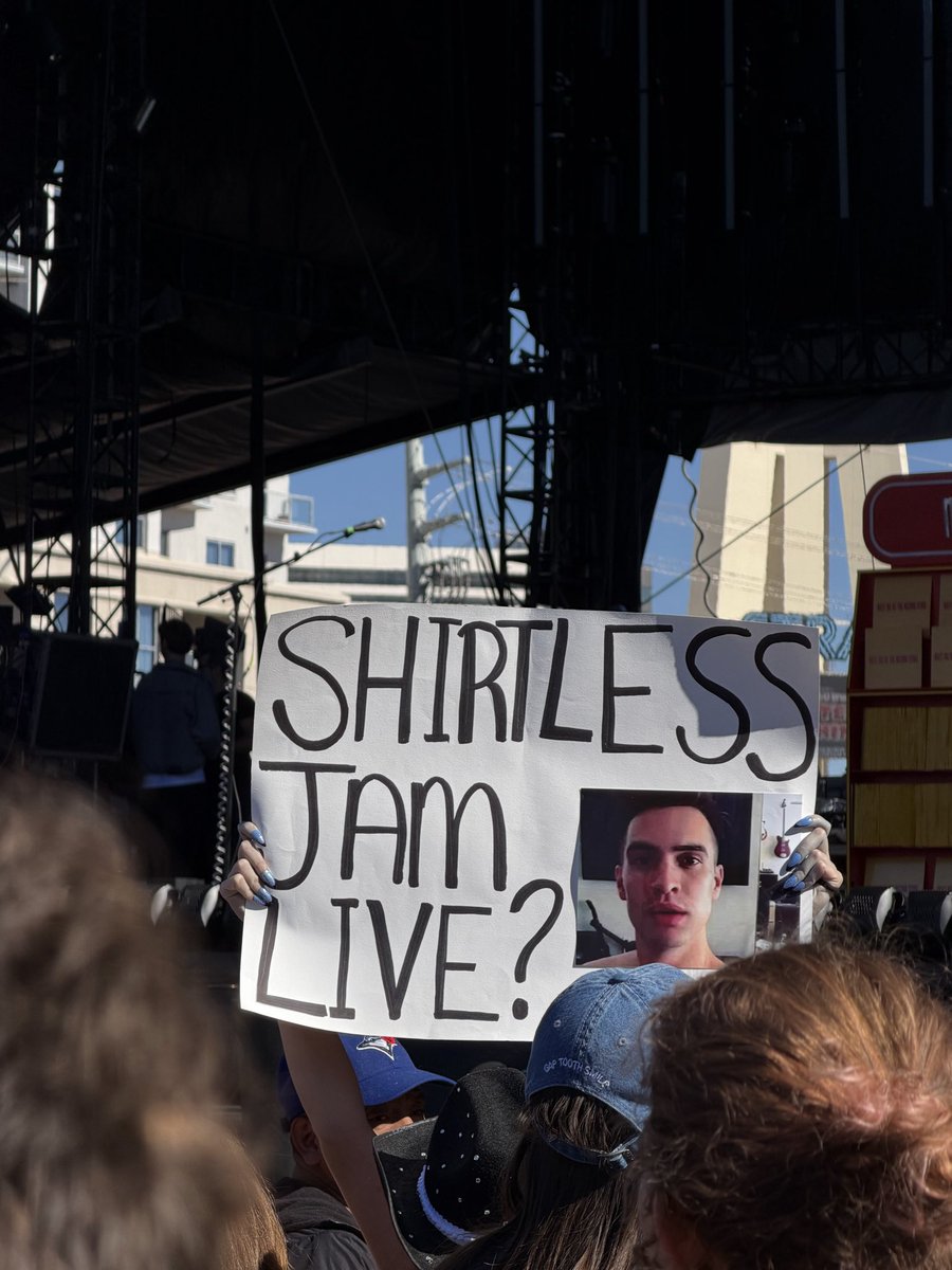 wiseatthedisco's tweet image. please beebo