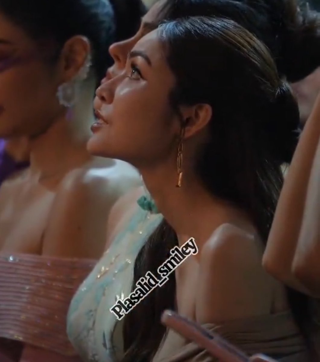 englotzs's tweet image. imagina você ter alguém que te olhe ASSIM