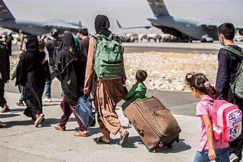 RightPulseNewss's tweet image. 🚨BREAKING:
Over a thousand Afghan refugees scheduled to travel to the United States have just had their flights canceled by the Trump Administration.
What's your reaction?