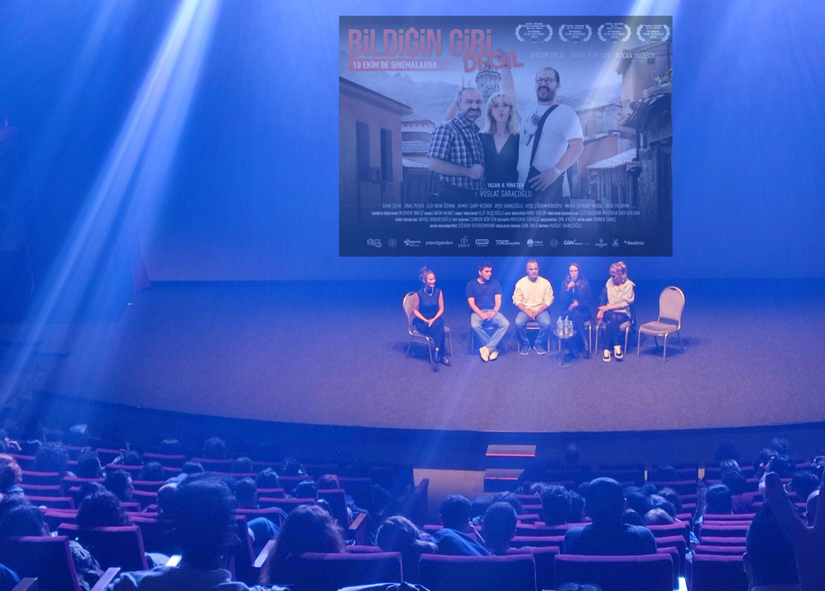 16 Ekim  tarihinde Beyoğlu Atlas Sineması'nda, bağımsız sinemamızın özgün örneklerinden birisi olan, yazar ve yönetmen Vuslat Saraçoğlu imzalı 'Bildiğin Gibi Değil' filminin gösterimine katıldık.
Film gösteriminin ardından, eserin yaratıcı ekibiyle gerçekleştirdiğimiz söyleşide,+