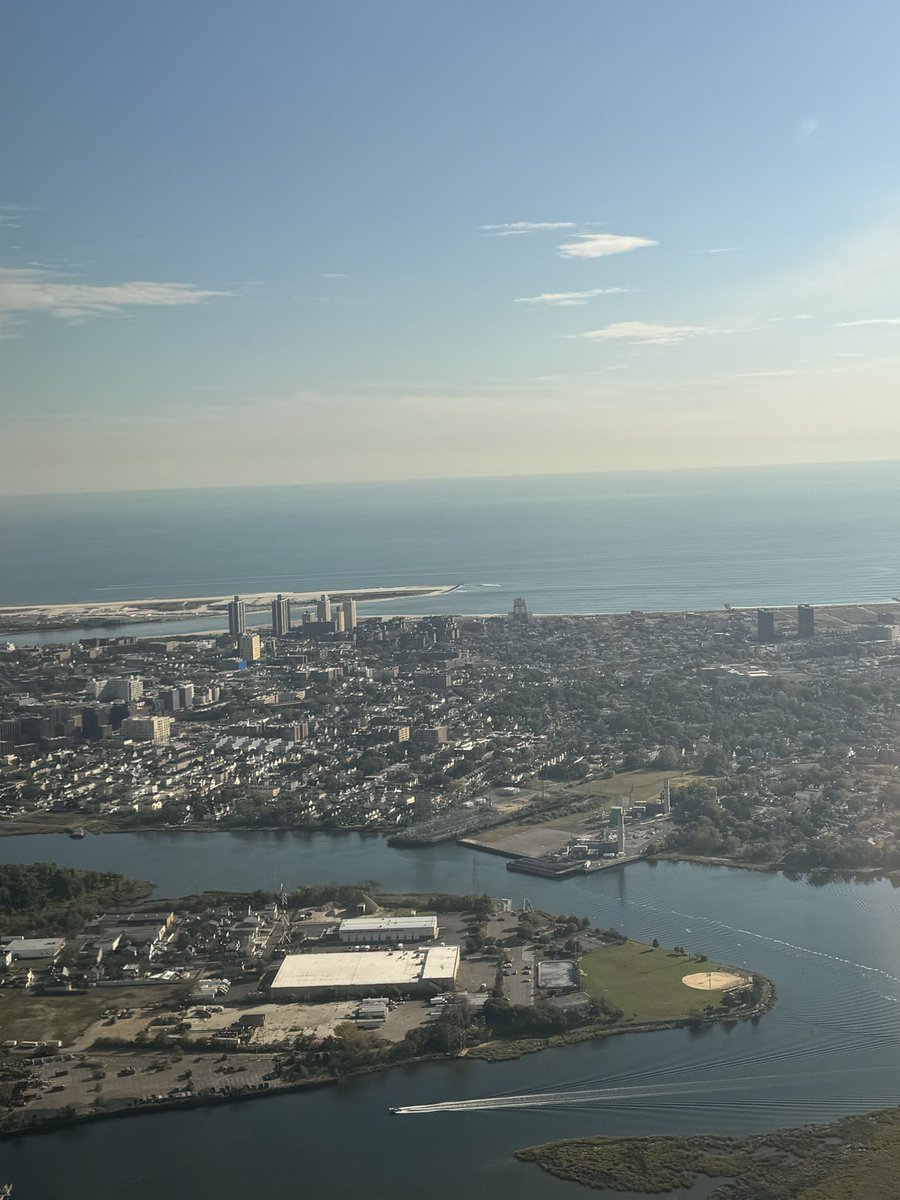 Off I go, but to where? Also, there’s no caviar on this plane. WTF? Time for gin. See you all tomorrow. 🤣