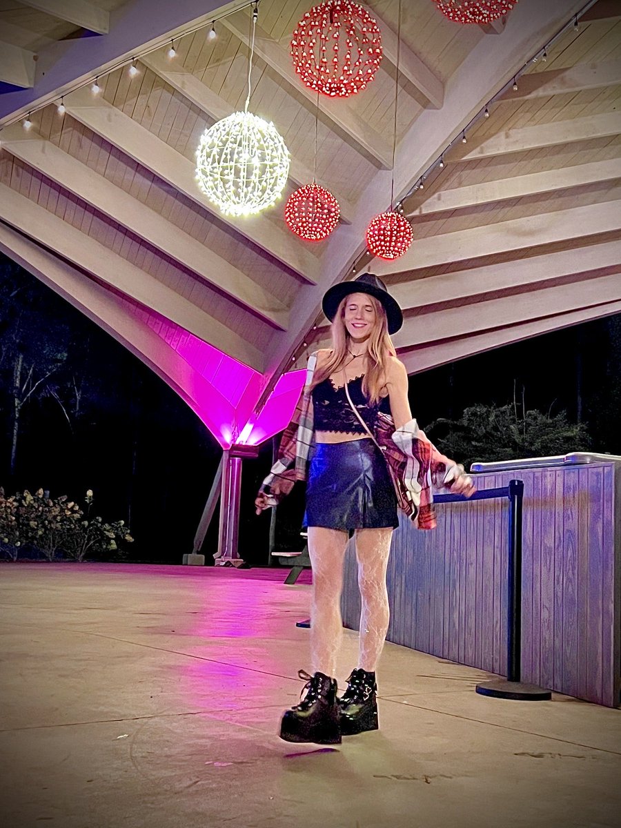 NattyKnowsAds's tweet image. Best night ever!
That’s all ✋
🎶 @RedClayStrays 🎶

#InthePit
#orionamphitheater
#TheRedClayStrays 
#HuntsvilleAlabana