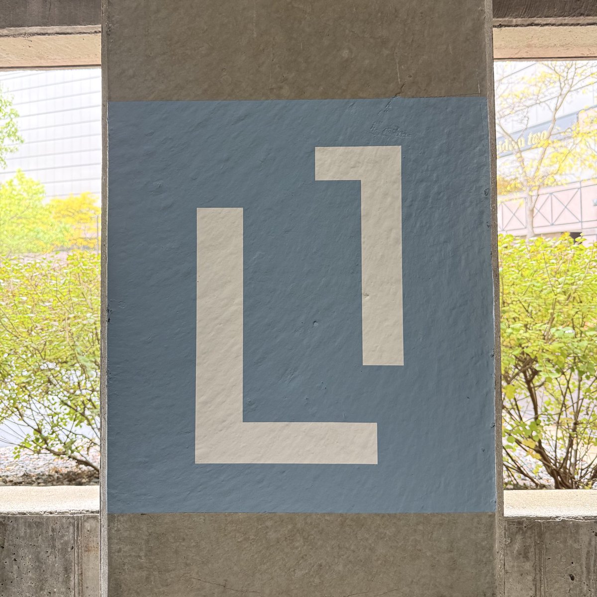 It’s a sign for the <a href="/AvaCloud/">AvaCloud</a> hackathon. 🔺