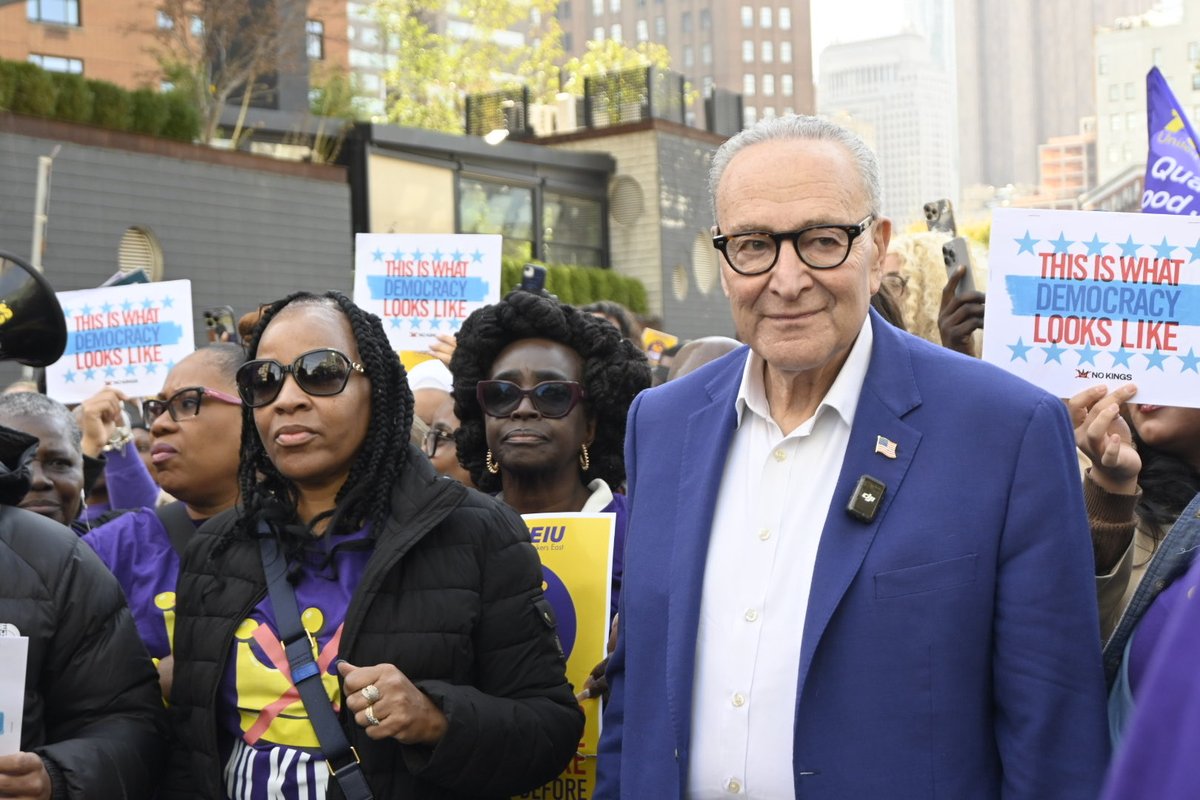 Chuck Schumer tweet media