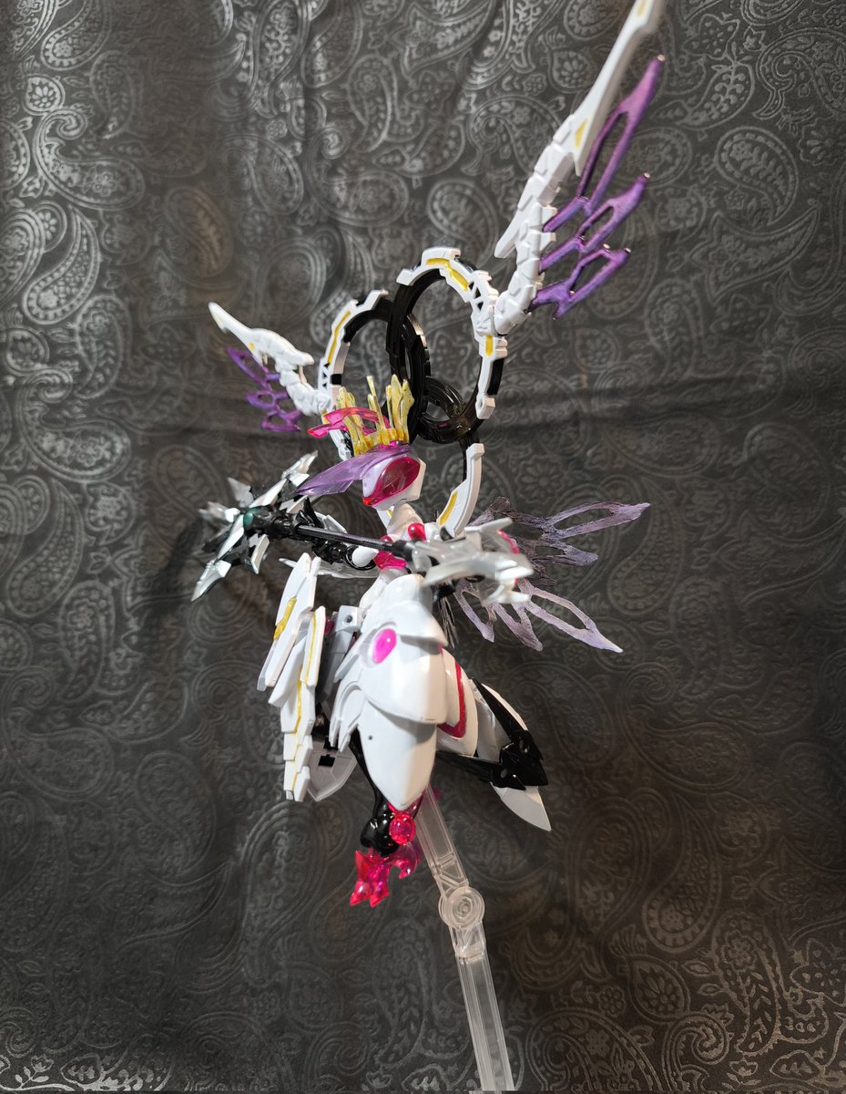 juicy_beast99's tweet photo. コンテストを知ったのが先週
作り始めたのが3日前
何とかカタチになりました。
〘Empress Ƿ〙
Ƿ(ウィン)はルーン文字で喜び
作っていて楽しかったのでこの名前に

大きな羽根が妖怪パーツ隠し似合い取り敢えずレジンで複製
エアーブラシ買わなきゃな。。
#ワタシヴォイド 
#ワタシヴォイド3 https://t.co/FoEjNX0IdV