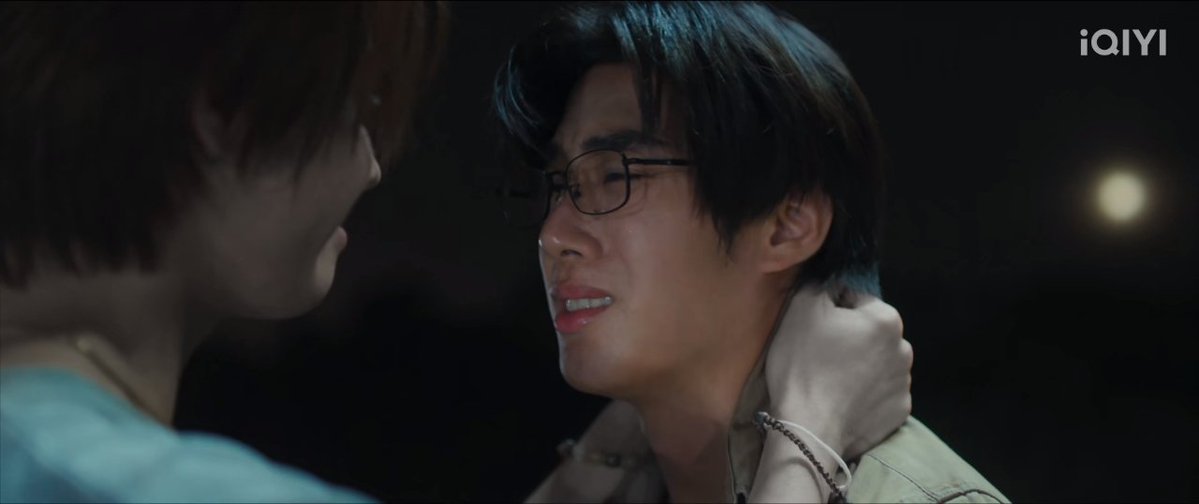Khemjira The Series EP11
#เขมจิราต้องรอดEP11

อันนี้สาระ 
- ไม่รู้มีใครสังเกตสายตาชาญตั้งแต่พ่อครูเลือกเจตให้เป็นเขมตัวปลอมไหมนะ สายตาฮีมันออกชัดเลยว่าเป็นห่วงเจต ดูจากจังหวะการเลื่อนสายตาจากพ่อครูไปหาเจตดิ ใจนึงมันก็คงไม่อยากให้เจตทำหรอก แต่บังเอิญเป็นคนที่ทำอะไรมีเหตุผล