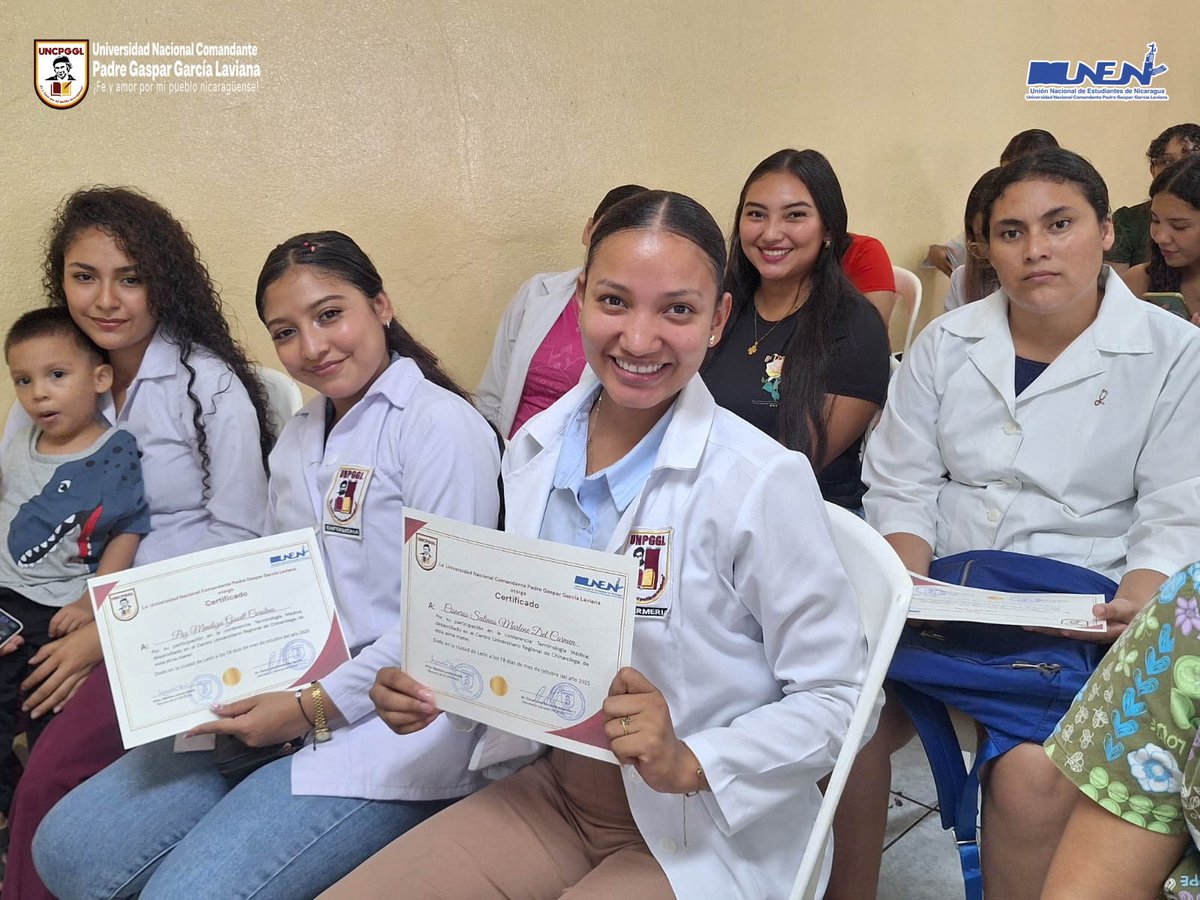 UNCPGGL_OFICIAL's tweet photo. El CUR Chinandega realizó la entrega de certificados de participación a estudiantes de las carreras de Tecnología Médica y Enfermería, quienes formaron parte de la Conferencia sobre Terminología Médica, desarrollada en la UNCPGGL

#somosuncpggl #SomosUNEN https://t.co/oCPXa7wRVK