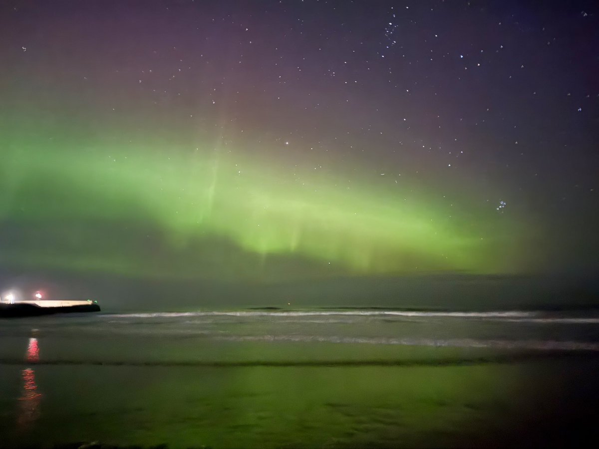 justvossi's tweet photo. Some amazing aurora activity in Lossiemouth today! 
@bbcweather @aurorawatchuk https://t.co/vYJVLKVfSw