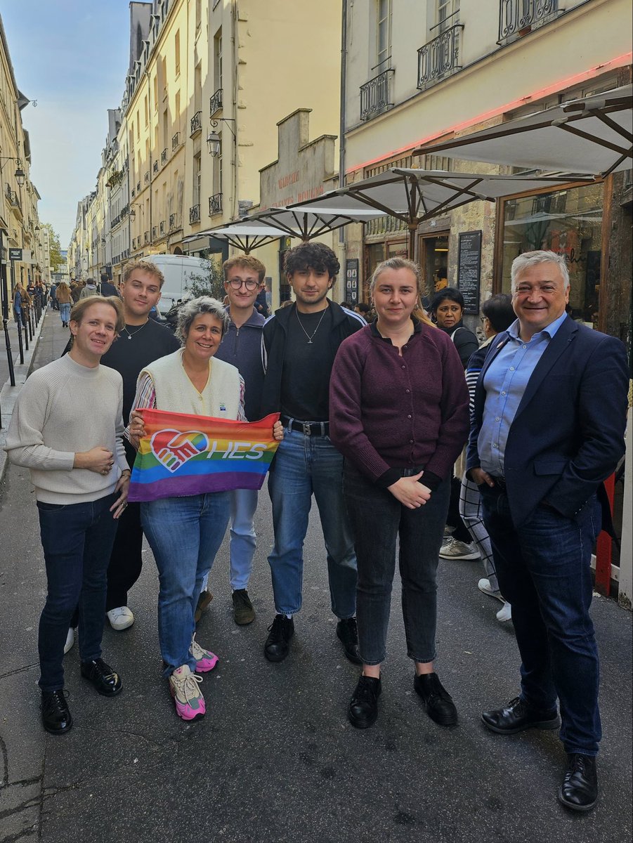 Présent au séminaire de travail sur les municipales d’<a href="/HES_France/">HES LGBTI+ ❤️🏳️‍🌈 🏳️‍⚧️🤝</a> avec <a href="/HesNantes/">HES Nantes</a>🏳️‍🌈🏳️‍⚧️

L’égalité des droits se joue aussi dans nos communes

Avec les socialistes, nous portons les combats LGBTQI+ au cœur des projets municipaux

Des villes engagées, solidaires et fières✊

#Nantes