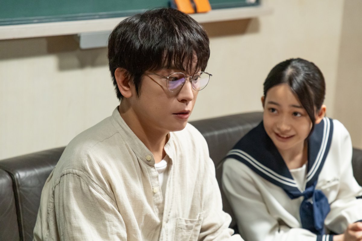 bokutachinchi's tweet photo. ◤今夜10:30《第2話》見どころ◢

ほたる(白鳥玉季)が玄一(及川光博)と
親子契約書 締結？

車中泊する索(手越祐也)に玄一がある提案？

事件？3000万円の謎…
ほたるの秘密が明らかに！

▼詳細
https://t.co/l3IwOt2WA6

#️⃣ ぼくたちん家
↑ このタグをつけての投稿は
22:20頃〜放送中にお願いします https://t.co/514TnlRYZh
