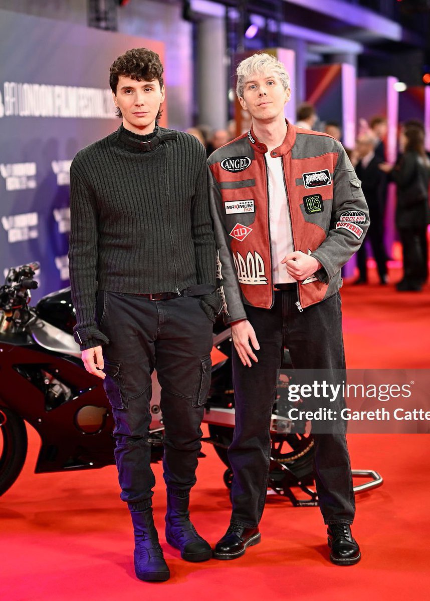 theamazingphil's tweet image. i’m lightheaded they’re really THAT couple