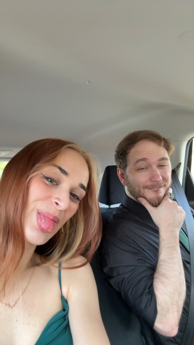 so gamers do clean up nice 🙂‍↕️💚