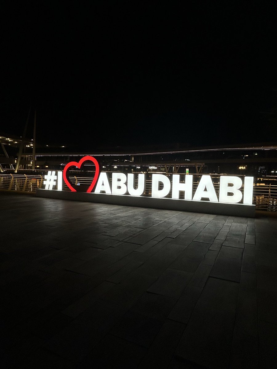 فراغات الروح لا تملؤها الأشياء المزيفة مهما كانت فخامتها، بل تملؤها الأشياء الصادقة مهما كانت بساطتها .