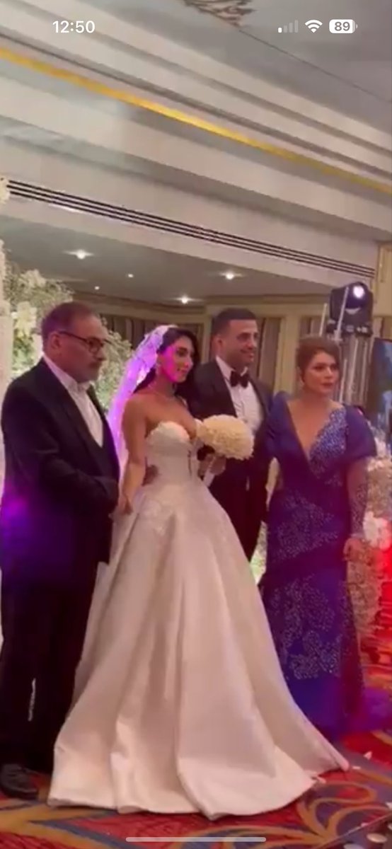 چه نازنینهایی رو با هزاران امید و عشق و آرزو به قتل رسوندن و به خاک سپردن تا لجن زاده های متعفن خودشون رو در ناز و نعمت به آرزوهاشون برسونن! 
وای از روزی که ورق برگرده! 
لعنت و نفرین بر شما #حنانه_کیا 💔
“ ترو خدا نزارین بمیرم، هفته دیگه عروسیمه”😢