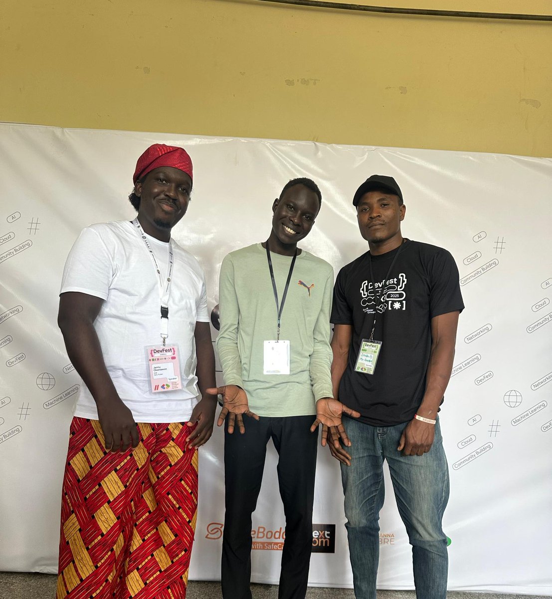 BenjaminBenge's tweet photo. What's a devfest without lots of learning,  food and pictures?
 😂

Was good to see 
@wayne_gakuo , @DevJamiu  and 
@John_Marit_  at the event too

#devfestkampala25 https://t.co/2g1VU5YtK6