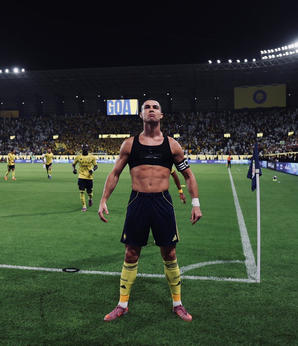 phoenix🕊 tweet media