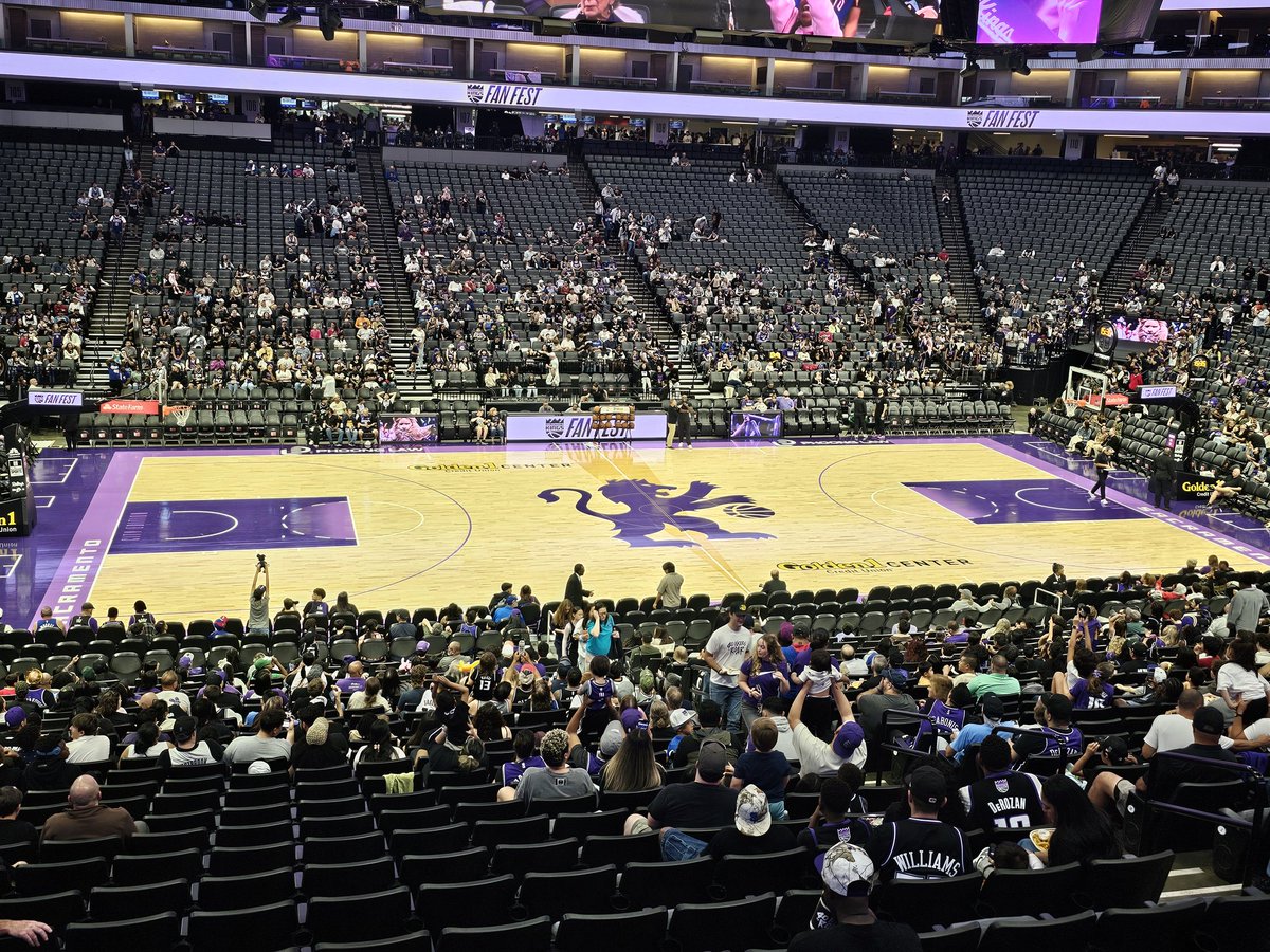 CLopez63's tweet image. The City Edition court😍😍🔥🔥🔥