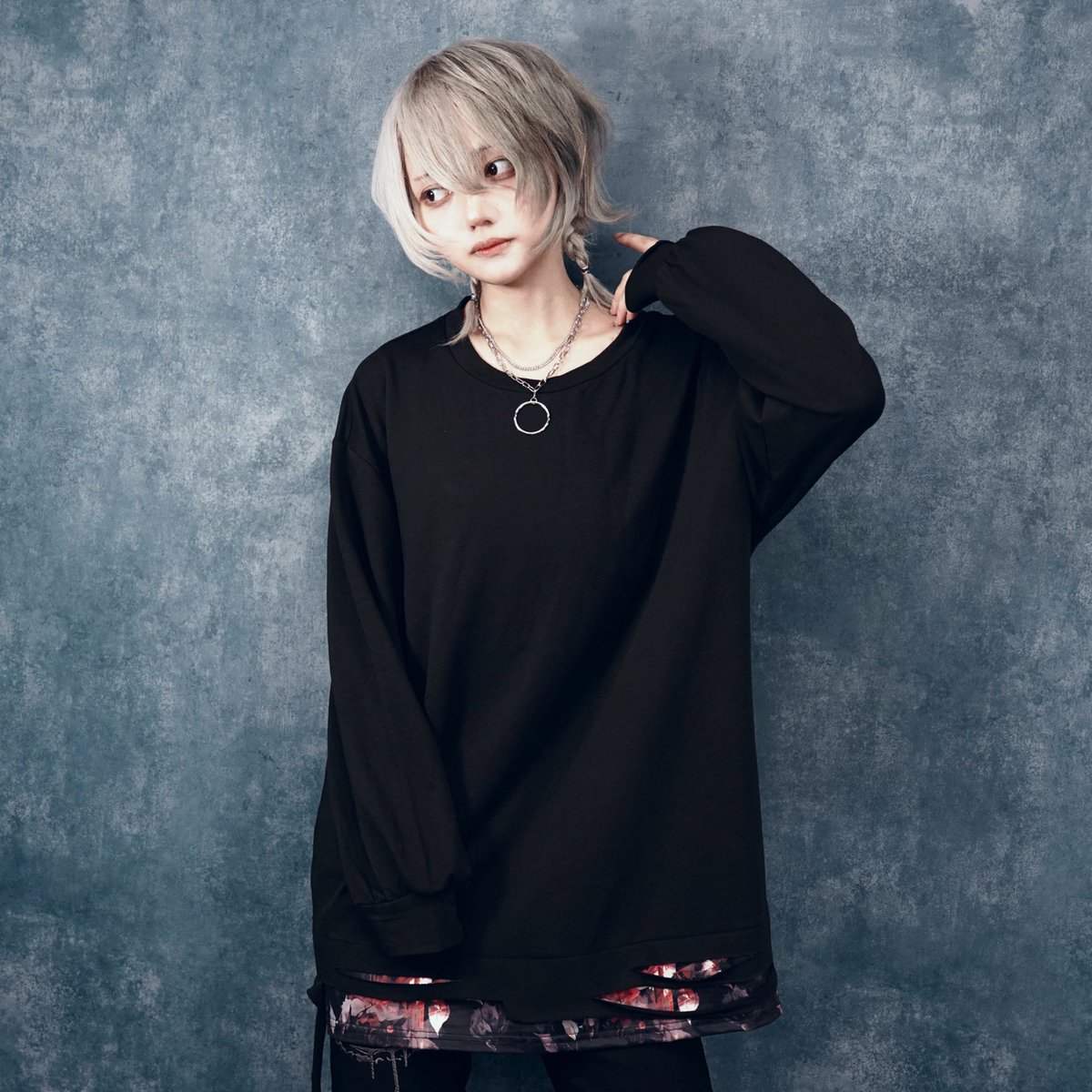 🎁本日〆切プレゼント企画🎁

RED FLOWER DAMAGE LAYERED TOPS
【チェーンアクセサリー付き】

🎁3名様にプレゼント🎁

◼応募方法
フォロー(<a href="/NieR_tokyo/">NIER CLOTHING</a>) &amp; リポスト
◼締切〆  本日24時

ユニセックスアイテムです🐰

是非ご参加ください🙇‍♂️🙇‍♀️