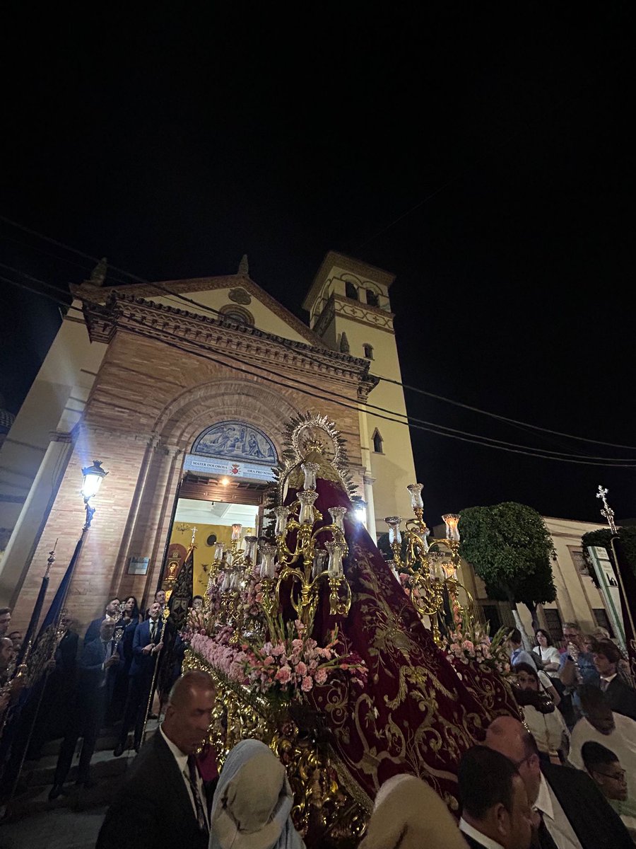 <a href="/RosariodSJuan/">HdadRosario</a> 🔴 #RosarioSanJuan25 Hace su saludo a la Parroquia de San Juan Bautista la Virgen del Rosario mientras interpretamos “Coronación en el Rocío”

🎵 Virgen de la Paz

#GloriasLasNieves25 | <a href="/RosariodSJuan/">HdadRosario</a>