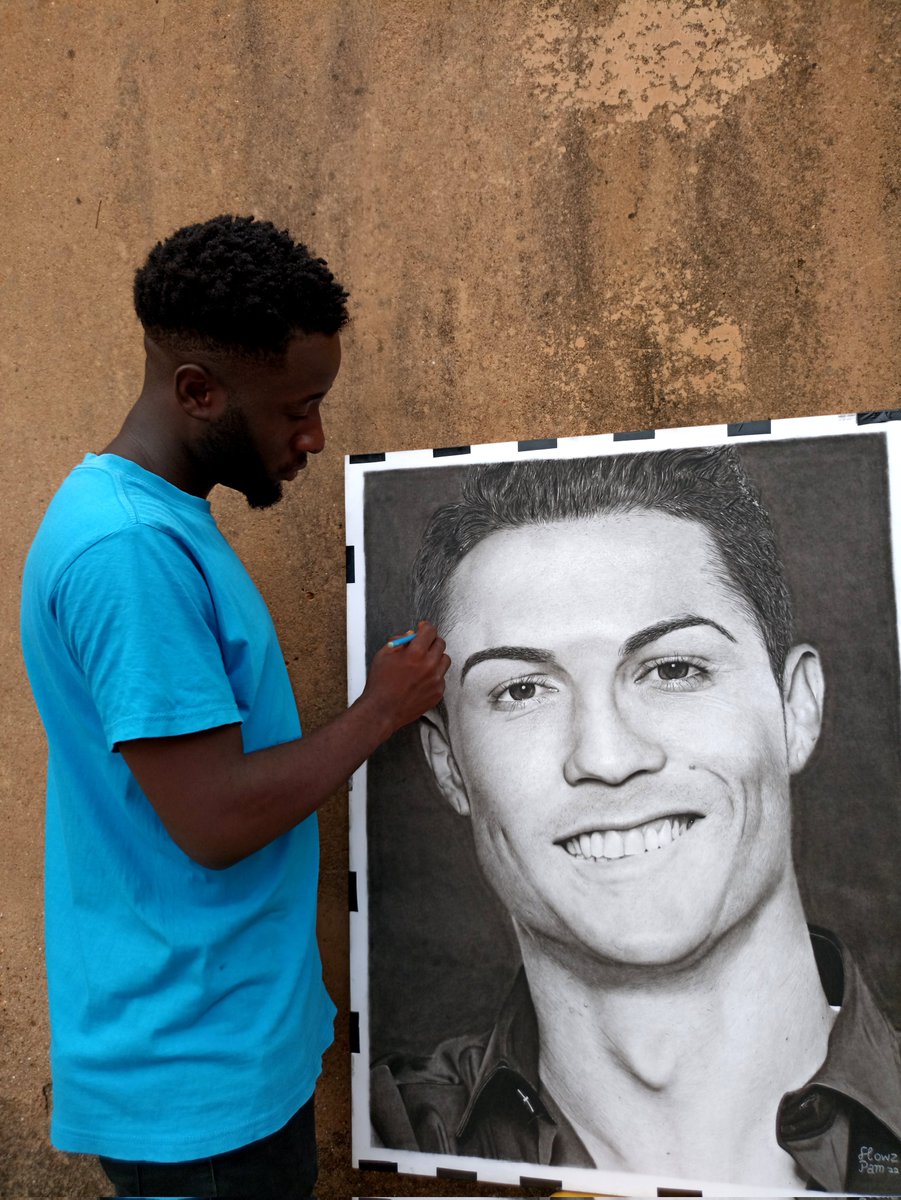 flowzpam's tweet image. A single repost can go a long way for my Pencil drawing of the GOAT CR7 😩🙏💜