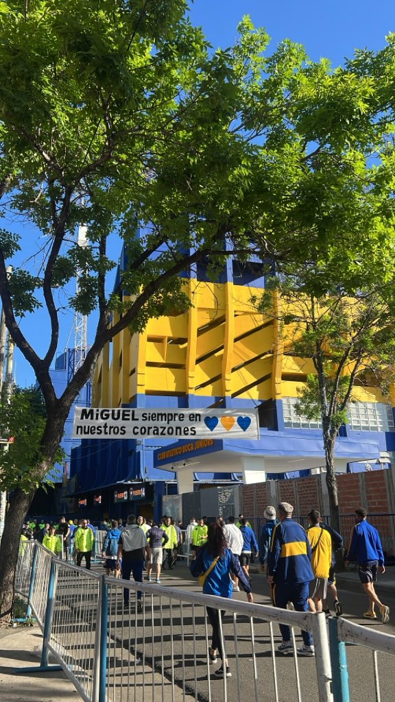 Siempre presente
💙💛💙