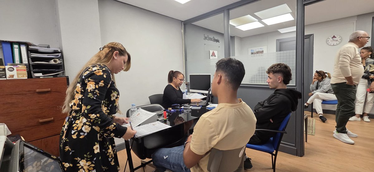 Cubanos Residentes en España, son atendidos en Consulado Itinerante , realizado por el Consulado General de Cuba en Madrid en San Sebastián, Guipuscoa. Los servicios prestados facilita el acercamiento de los connacionales con su nación.