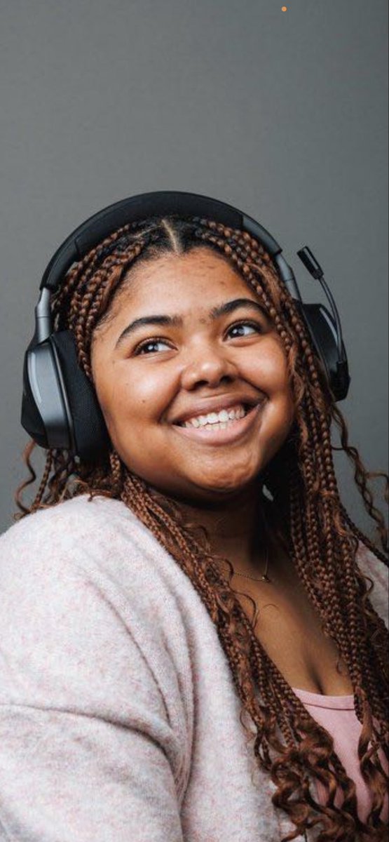 Had to wear the <a href="/CORSAIR/">CORSAIR</a> VOID Wireless V2 headset for one of my photos 🙂‍↔️