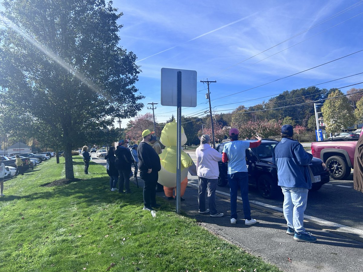 crayolabutters's tweet photo. @BulwarkOnline We live in a small town in Northern RI that votes for Trump. We had a great turn out today! https://t.co/gWvAyziBsD