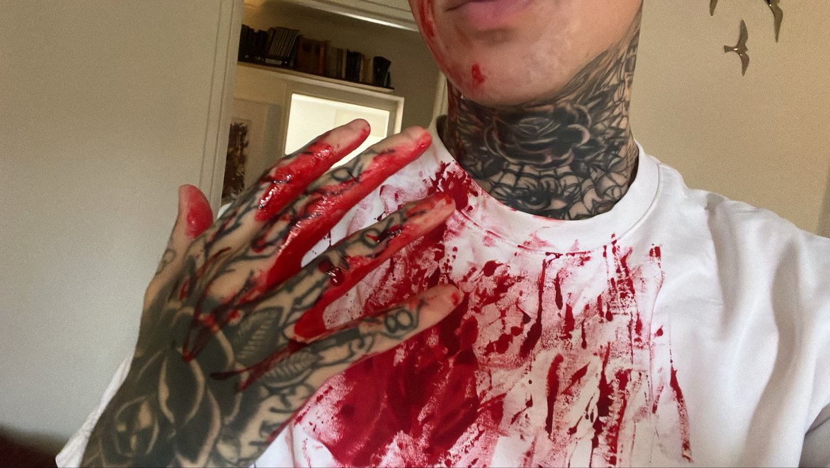 making some halloween content lmaoo