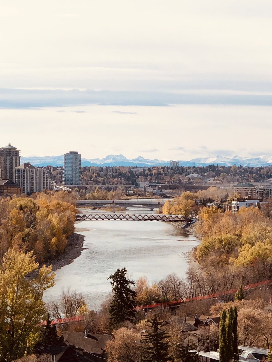 Ben_Whaley's tweet photo. Fall is in the air in #Calgary 🍃 https://t.co/piG81RUP4f