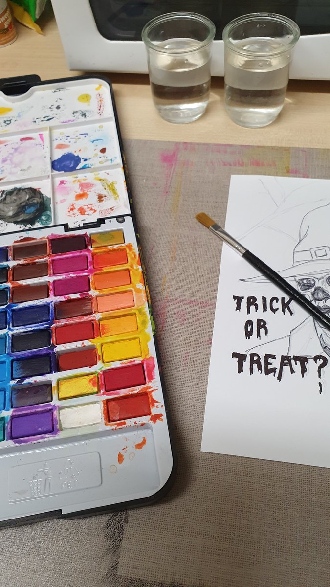 Przystąpiłom do czynności z akompaniamentem.