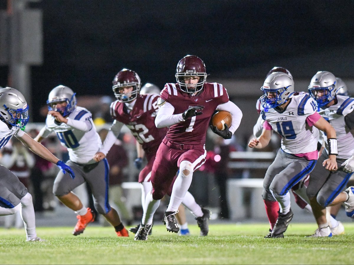 ValleySportsPix's tweet photo. Homecoming & Senior Night!! Coyotes vs Lightning 🏈 #Homecoming #SeniorNight
#letsgoyotes #FridayNightLights #EWAC #SportsPhotography https://t.co/anONmsUFYO