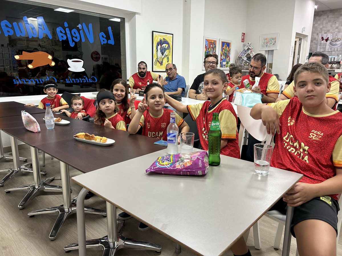 Lo mejor del partido, nuestra grada juvenil.