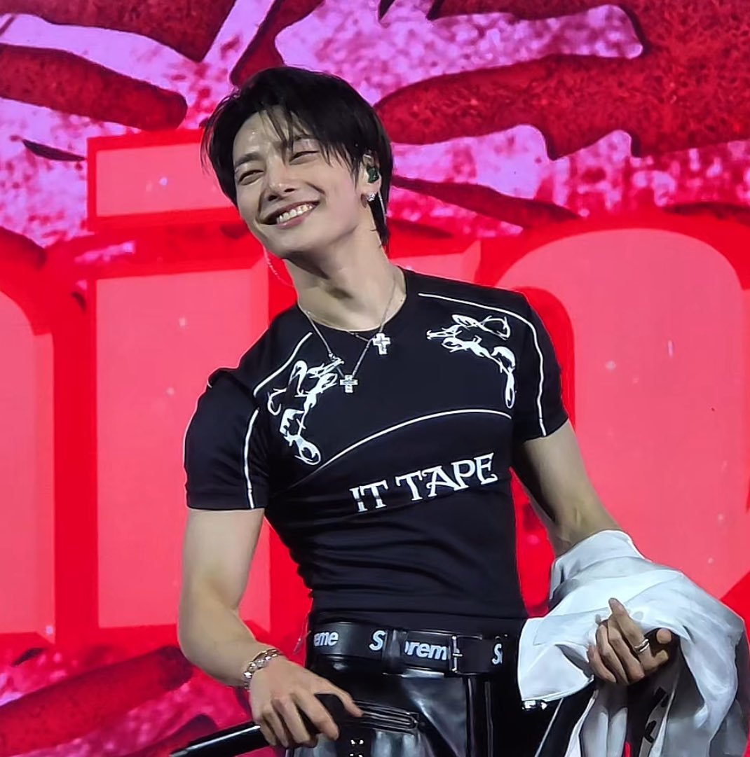 lisa 🍰 tweet media