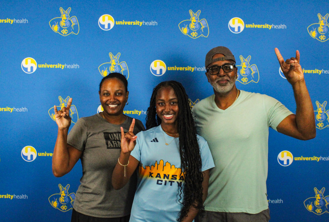 I’m beyond excited to announce my commitment to play D1 soccer at the University of Missouri–Kansas City!
I decided to rep my city and stay close to home! ⚽💙 First I need to thank my parents because without their sacrifice this would not be possible.  Huge thank you to