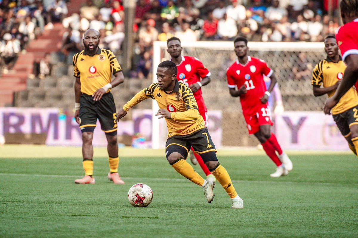 RealSpesh1's tweet image. The performance of the team is not improving even after international break, It makes me wonder what were the coaches working on. The midfield combination is not working it's shocking to witness that even now the coaches haven't found their trusted starting xi.