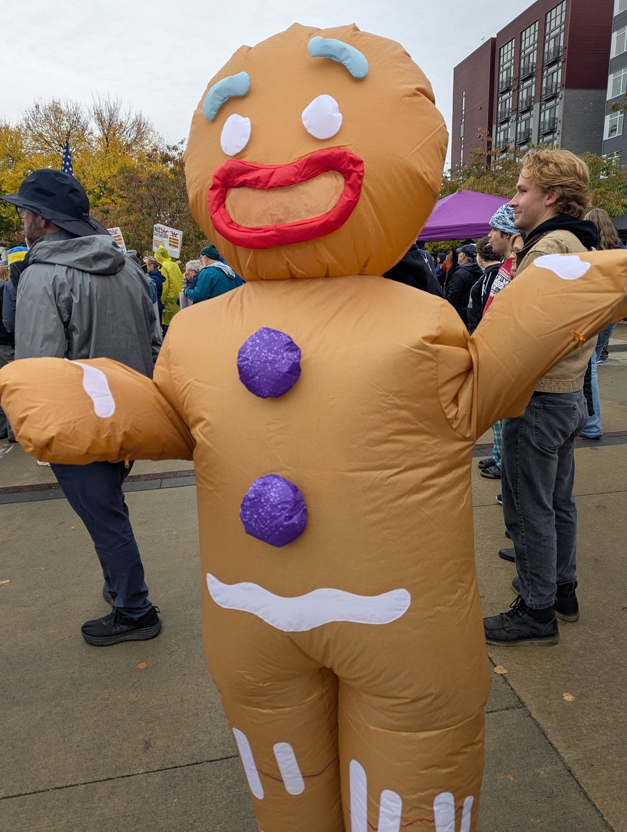 gschare's tweet photo. Antifa sighting! https://t.co/eWlUHg2e32