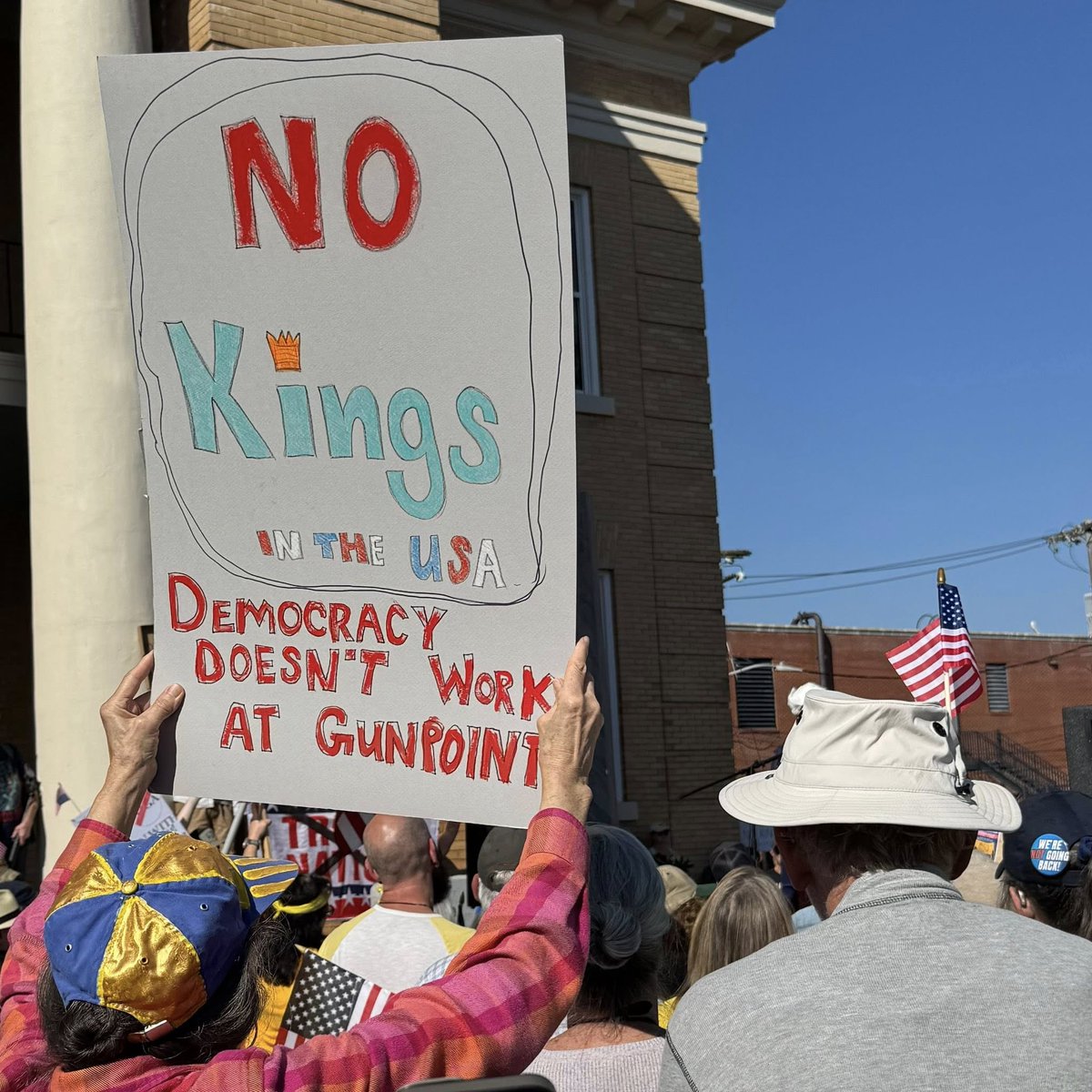 myhcdp's tweet photo. WOW! Many thanks to Indivisible Hendersonville &amp; everyone who came out to say we will have NO KINGS in the USA. Key Takeaways--everyone needs to contact their reps by email, encourage a good person to run for office &amp; take a public stand!!!  Yes, yes, and YES. #NOKINGS #NOKINGS2 https://t.co/RFcbrbfDU2