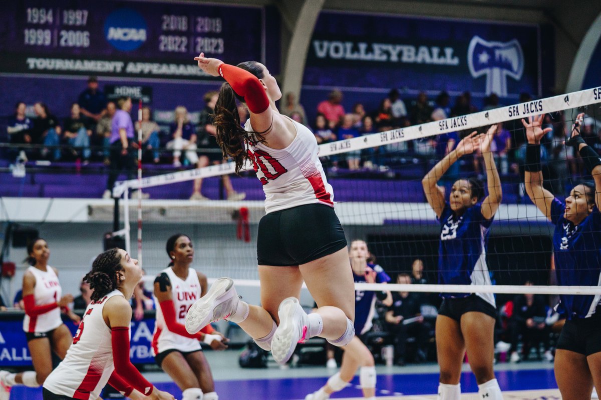 UIWVolleyball's tweet photo. Did our talking on the court today.

#TheWord | #TakeFlight https://t.co/CaPjCOJZHb