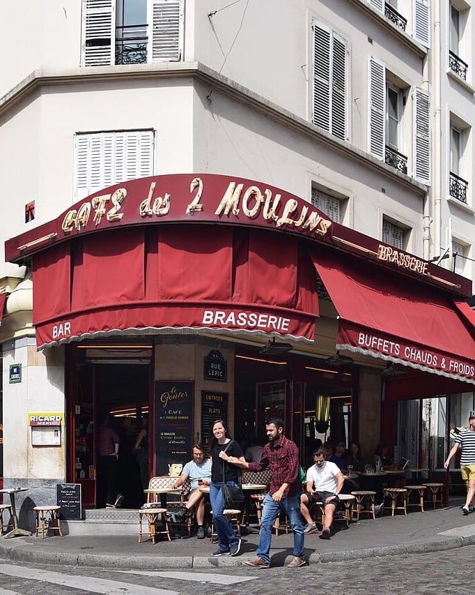 [libri ] 📕 Parigi per caso di 
Filly di Somma . Un libro dedicato alla citta’ di Parigi . Il caso non ci 
abbandona mai e nemmeno i sogni , Buona lettura ! #ExploreFrance