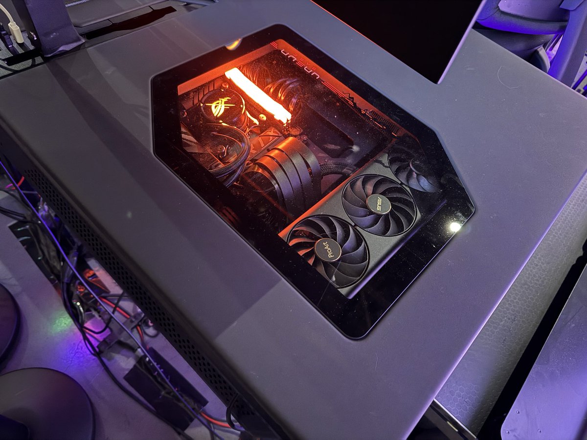 GeForce_JacobF's tweet image. Some of the GeForce RTX hardware on display at TwitchCon!