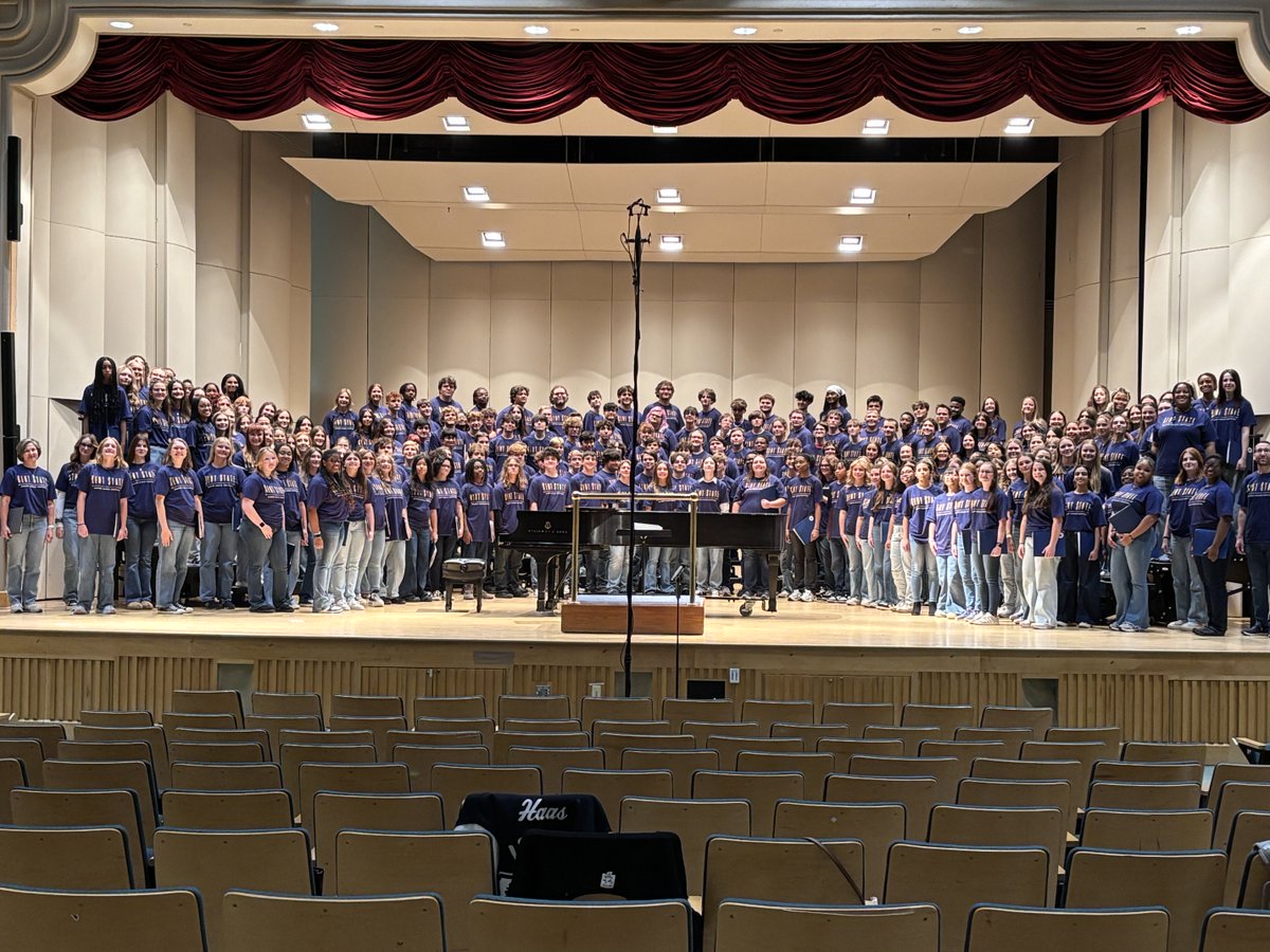firelandschoir's tweet photo. We are ready to perform! https://t.co/MgOUIOC9Vr