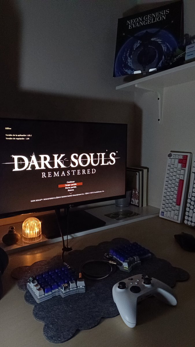 Dark Souls 
saturday night 
🗡️🖤🔥
#desksetup