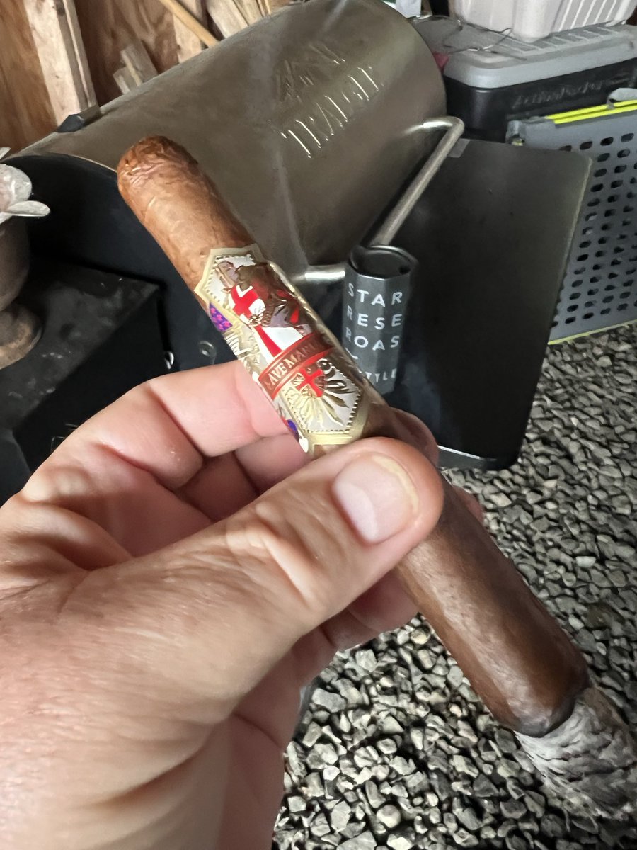 Ed-e Higgins is smoking Ave Maria. Rated with thumbs up! dojoverse.com/news-feed/p/71…